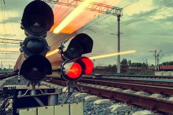 В Усть-Куте водитель «Газели» едва не угодил под поезд на железнодорожном переезде