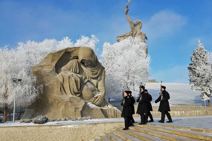 Заключённых в Волгограде отпустили на Мамаев Курган за хорошее поведение