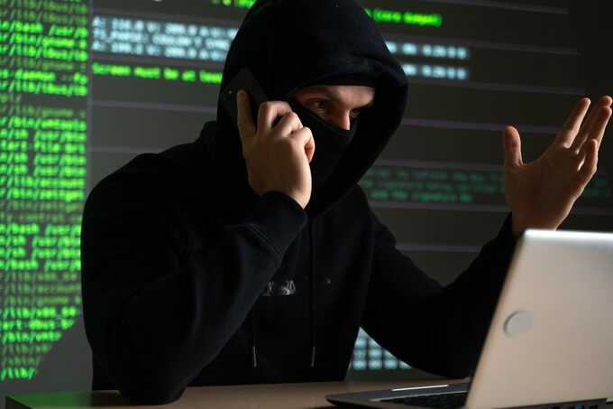 В Москве задержали 23-летнюю официантку, угрожавшую взрывом в МФО по указаниям голосa по телефону