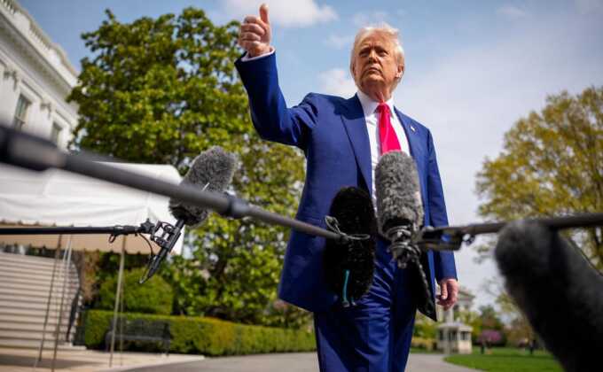 Трамп критикует Зеленского и намекает на готовность заключить сделку с Путиным