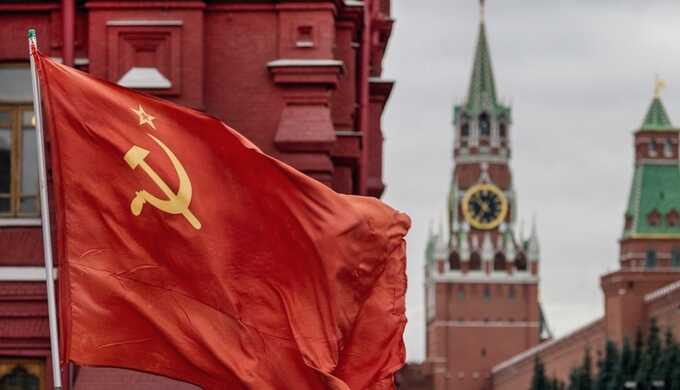 Российские власти вернулись к обсуждению «незаконного распада» СССР