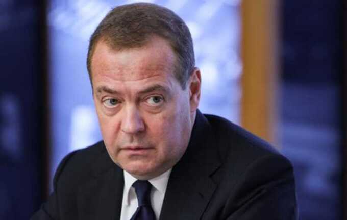 Медведев заявил, что число добровольцев в армии меньше, чем сообщал Путин
