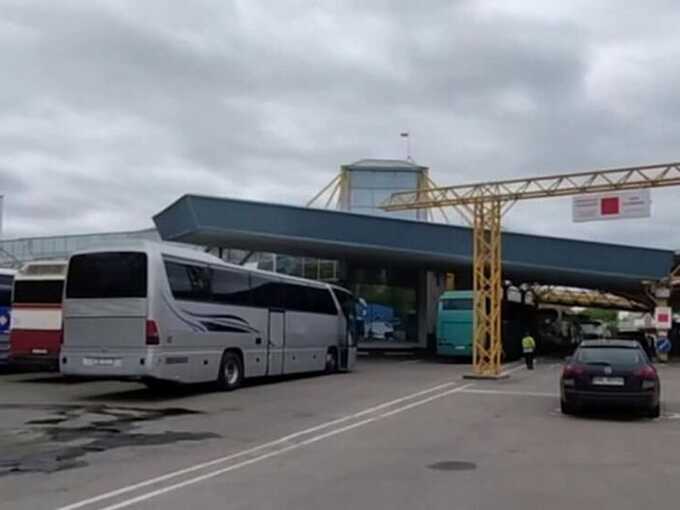 Госпогранкомитет Беларуси: Польша прекратила приём автобусов на границе